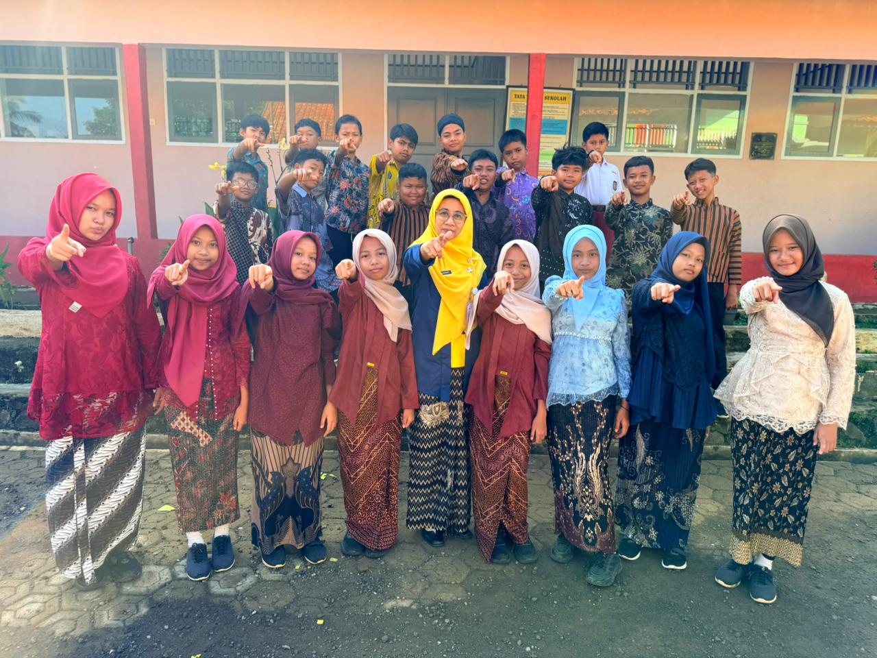 Baju Khas Cilacap 6